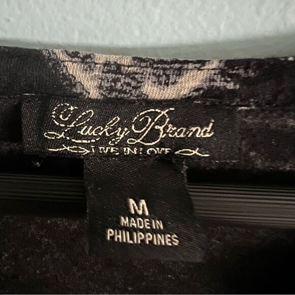 Lucky Brand Printed Top Ladies Size Medium Color: Black Multi // Soft! - Picture 13 of 15